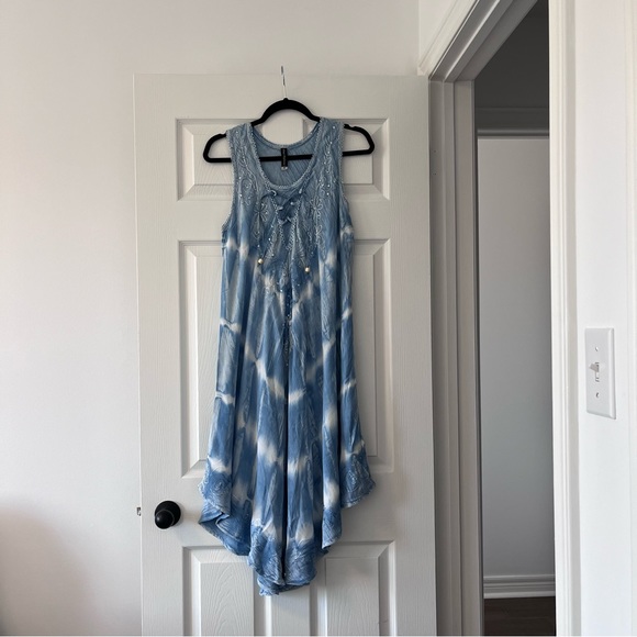 Beautiful Alina’s Exclusive sleeveless dress, size M, new with tags. - Picture 1 of 4